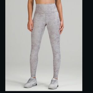 Wunder Train High-RiseTight 28"
ColorTactile Jacquard Lunar Rock Delicate Mint